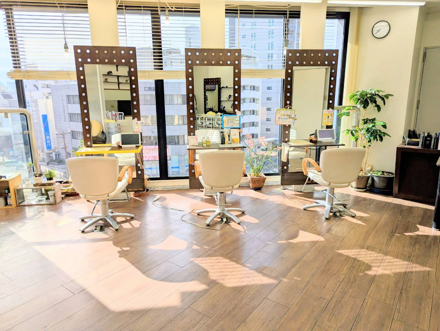 maxis 店内